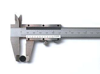Medición del diámetro de un objeto utilizando un calibre