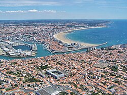 Vista panorámica del puerto y la costa