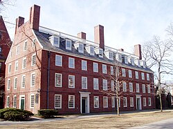 Massachusetts Hall construido en 1720