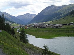 Livigno desde el lago del Gallo