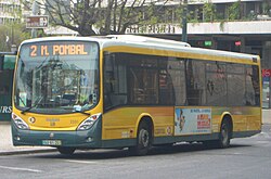 Autobús de Carris en la Praça Marquês de Pombal
