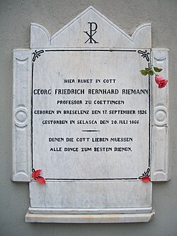 Lápida de Bernhard Riemann en Biganzolo, Italia
