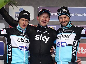 Ian Stannard celebrando su victoria