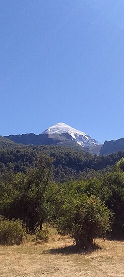 Zona de transición del Volcán Lanín y el lago Paimún