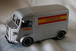Coche de reparto de los años 50