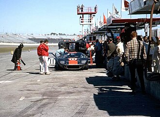 Box del equipo Ford durante la edición de 1967