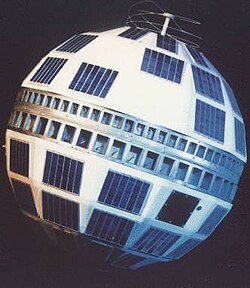 Fotografía del satélite Telstar en órbita