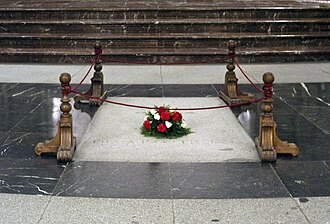 Tumba de Francisco Franco en el Valle de los Caídos antes de su exhumación