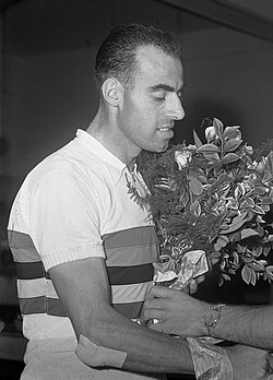 Fotografía de perfil y datos biográficos de Antonio Bevilacqua