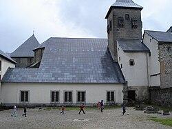 Iglesia vista desde el albergue