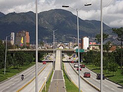 Puente sobre la carrera 50 cerca de la estación Gobernación