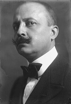 Retrato o fotografía histórica de Filippo Tommaso Marinetti
