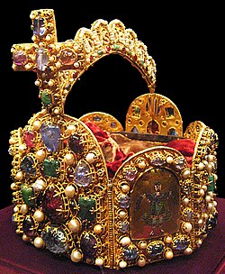 Detalle de una corona imperial