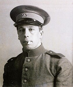 Fotografía histórica de Theo van Doesburg en 1915 durante su servicio militar
