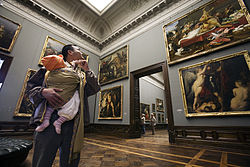 Una sala interior de la Gemäldegalerie Alte Meister con obras pictóricas históricas