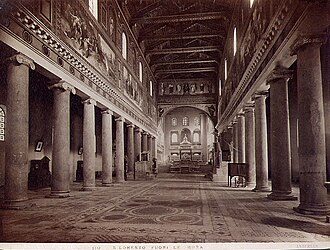 Fotografía antigua del interior de la basílica