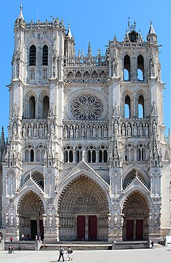 Fachada y detalles arquitectónicos de la Catedral de Amiens