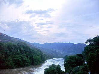 El río Magdalena en su paso por Honda, Colombia