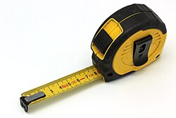 Cinta métrica extensible compacta