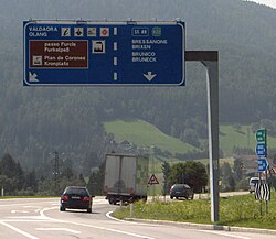 Aviso bilingüe en alemán e italiano