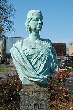 Busto de la reina Astrid de Suecia