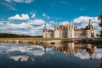 Torres y murallas del Castillo de Chambord