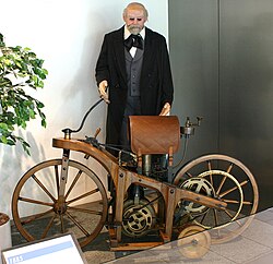 Réplica de la Reitwagen de Daimler-Maybach