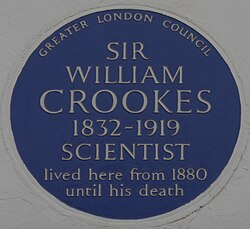 Placa conmemorativa en Kensington Park Gardens