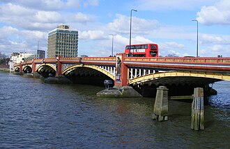Fotografia general del Puente de Vauxhall en Londres
