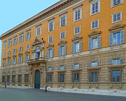 Fachada o entorno del Vaticano relacionado con las oficinas de la curia