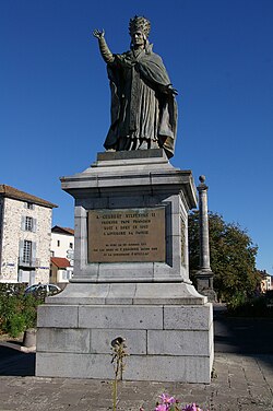 Estatua de Silvestre II en Aurillac, Francia
