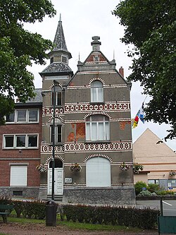 Fachada del ayuntamiento de Wezembeek-Oppem