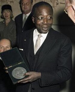 Léopold Sédar Senghor durante una visita oficial en Frankfurt am Main en 1961.