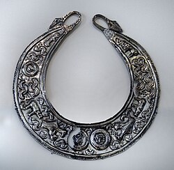 Lúnula de oro de Chão de Lamas conservada en el Museo Arqueológico Nacional.