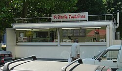 Un puesto de patatas fritas o frietkot