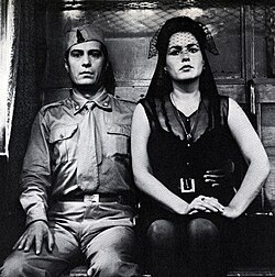 Nino Manfredi junto a Fulvia Franco en L'amore difficile