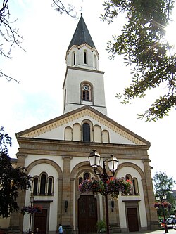 D' Kierch Ettelbréck en el centro de Ettelbruck
