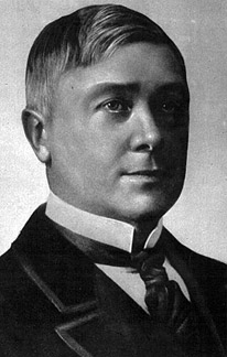 Retrato fotográfico de Maurice Maeterlinck tomado alrededor de 1914-1915.