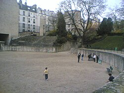 Vista actual de las Arenas de Lutecia en el distrito quinto de París