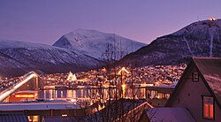 Paisaje durante la noche polar en Tromsø