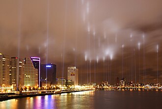 Juego de luces conmemorativo en la noche del 15 de mayo de 2007 en Róterdam
