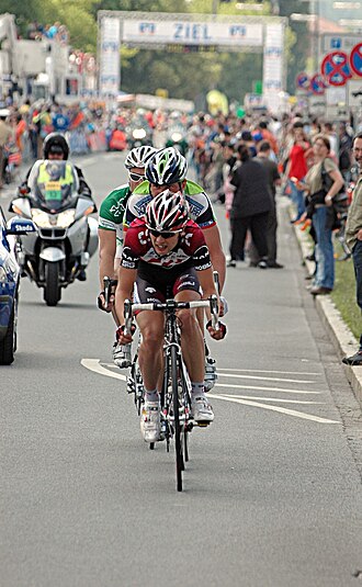Ciclistas compitiendo en la Vuelta a Baviera