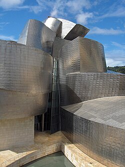 Vista exterior de la zona alta del museo