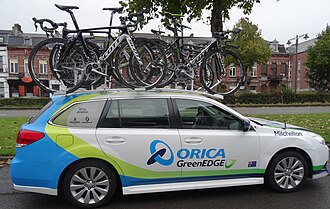 Vehículos y material de apoyo del equipo ciclista
