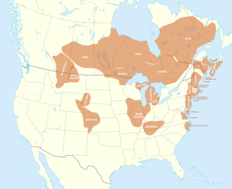 Mapa que muestra en color naranja la zona de concentración de los hablantes de lenguas algonquinas en Norteamérica.