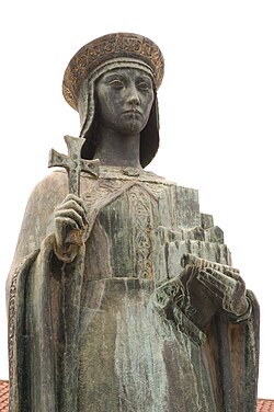 Estatua de Muniadona Díaz en Guimarães