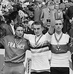 El pódium en la prueba amateur del Campeonato Mundial de Ciclismo en Ruta de 1963