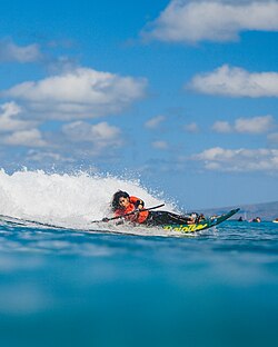 Meira Nelson en el Campeonato de Surf Adaptado de Hawái