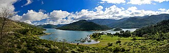 Pantano del Tranco rodeado de vegetación y masas forestales