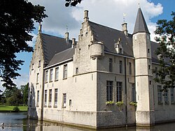 Fachada y estructura del Castillo de Cortewalle en Beveren